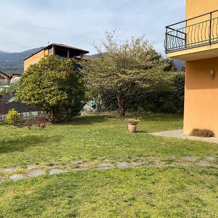 Casa Vacanza Veronica Con Giardino Verbania Kültér fotó