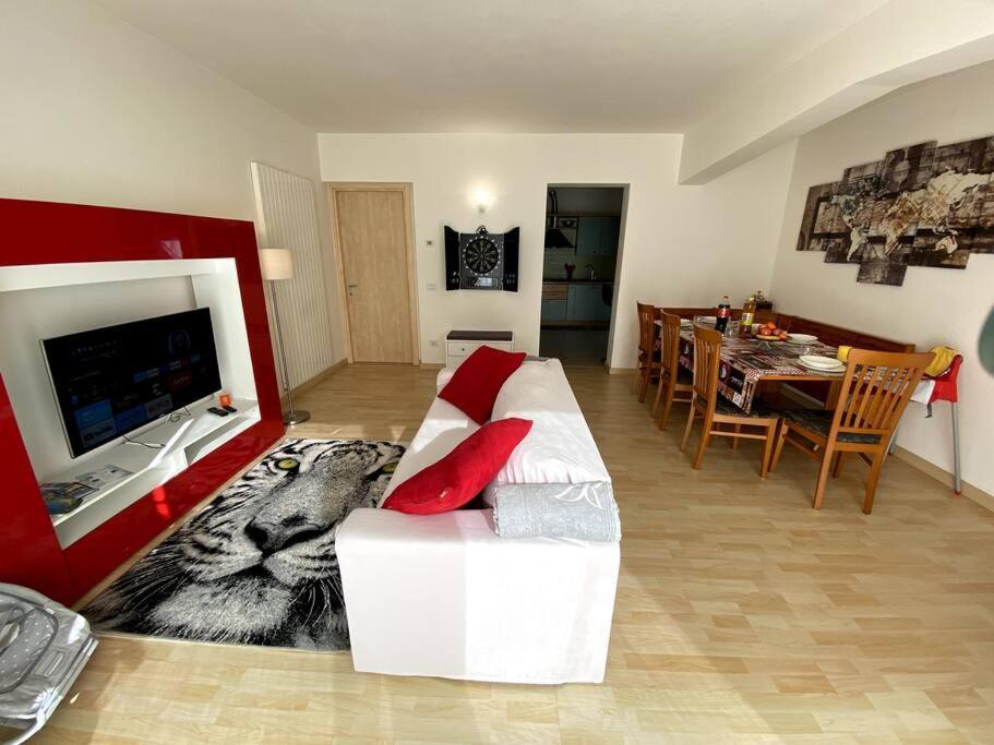 Casa Vacanza Veronica Con Giardino Verbania Kültér fotó