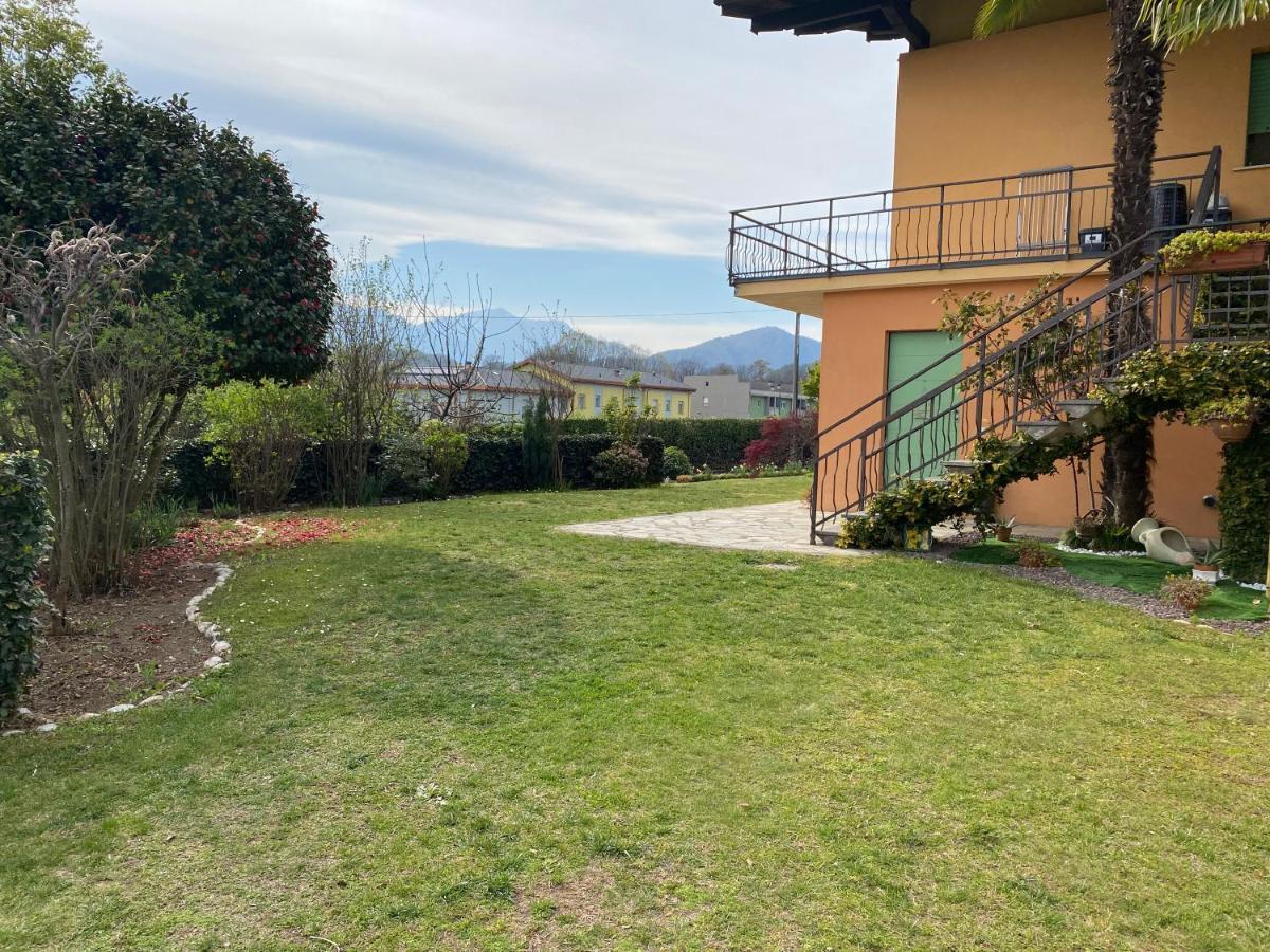 Casa Vacanza Veronica Con Giardino Verbania Kültér fotó