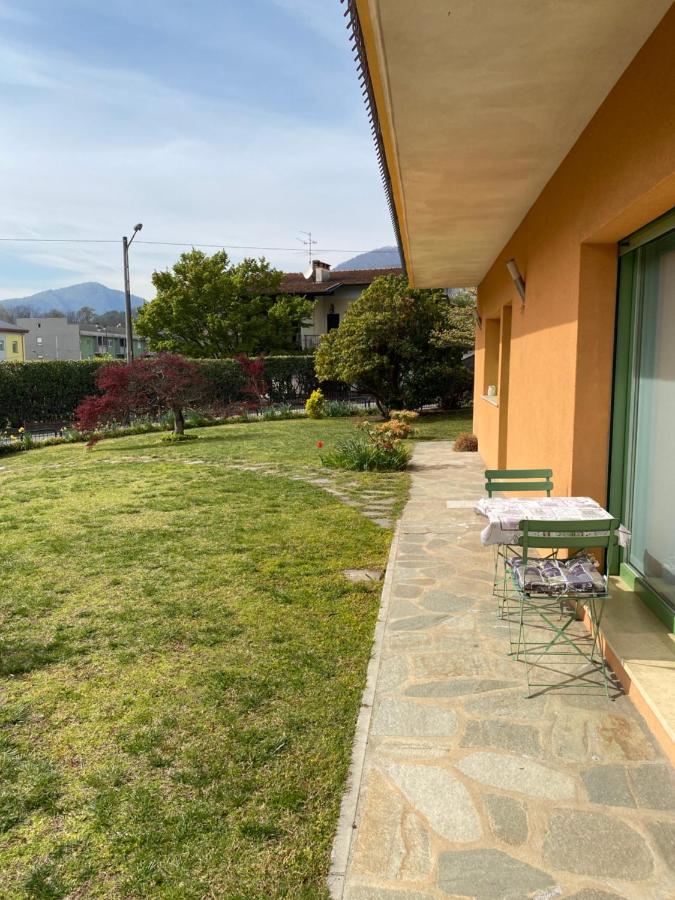 Casa Vacanza Veronica Con Giardino Verbania Kültér fotó